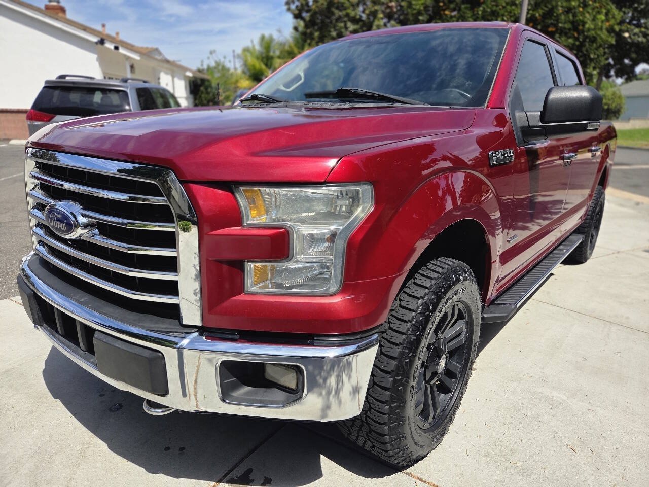 Used 2015 Ford F150 XLT w/ Equipment Group 301A Mid AWD/4WD image 9