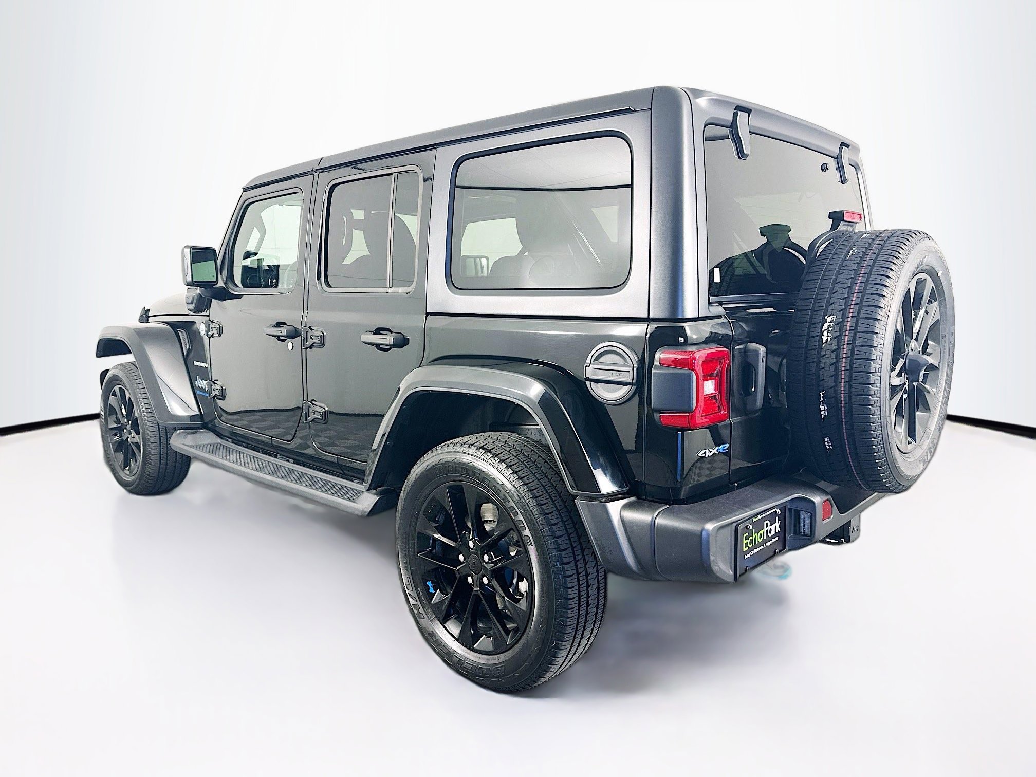 Used 2023 Jeep Wrangler Sahara w/ Cold Weather Group image 5