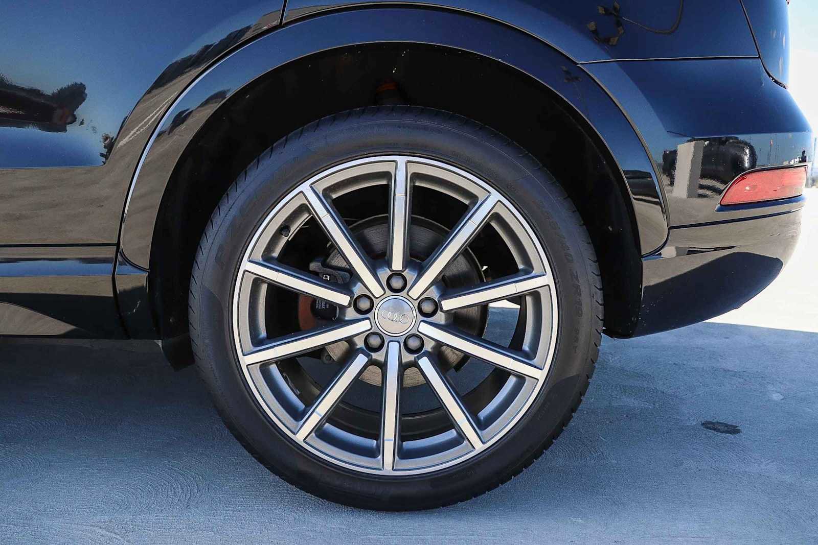 Used 2018 Audi Q3 2.0T Premium Plus w/ Premium Plus Package image 13