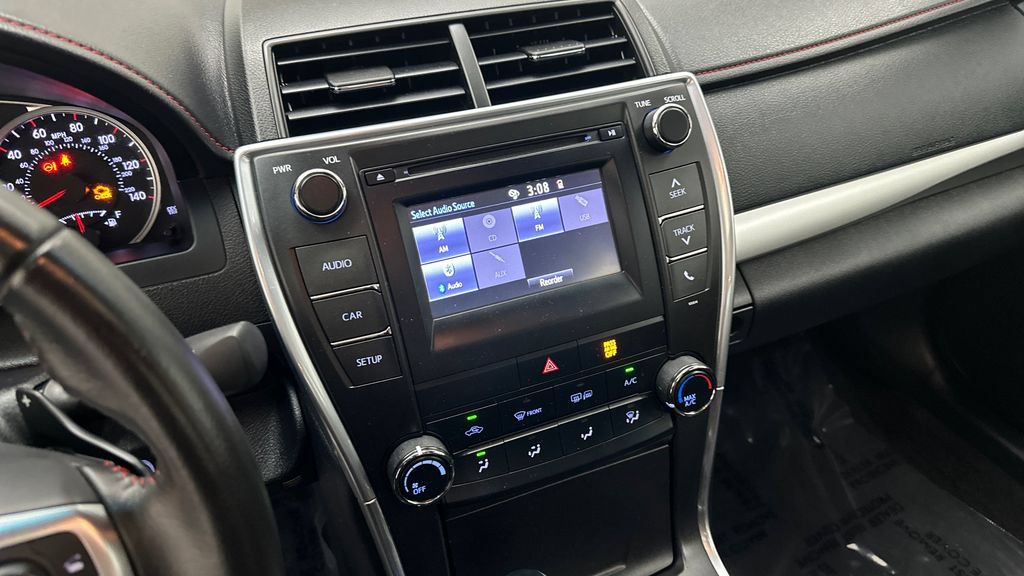 Used 2016 Toyota Camry SE w/ Moonroof Package FWD image 13