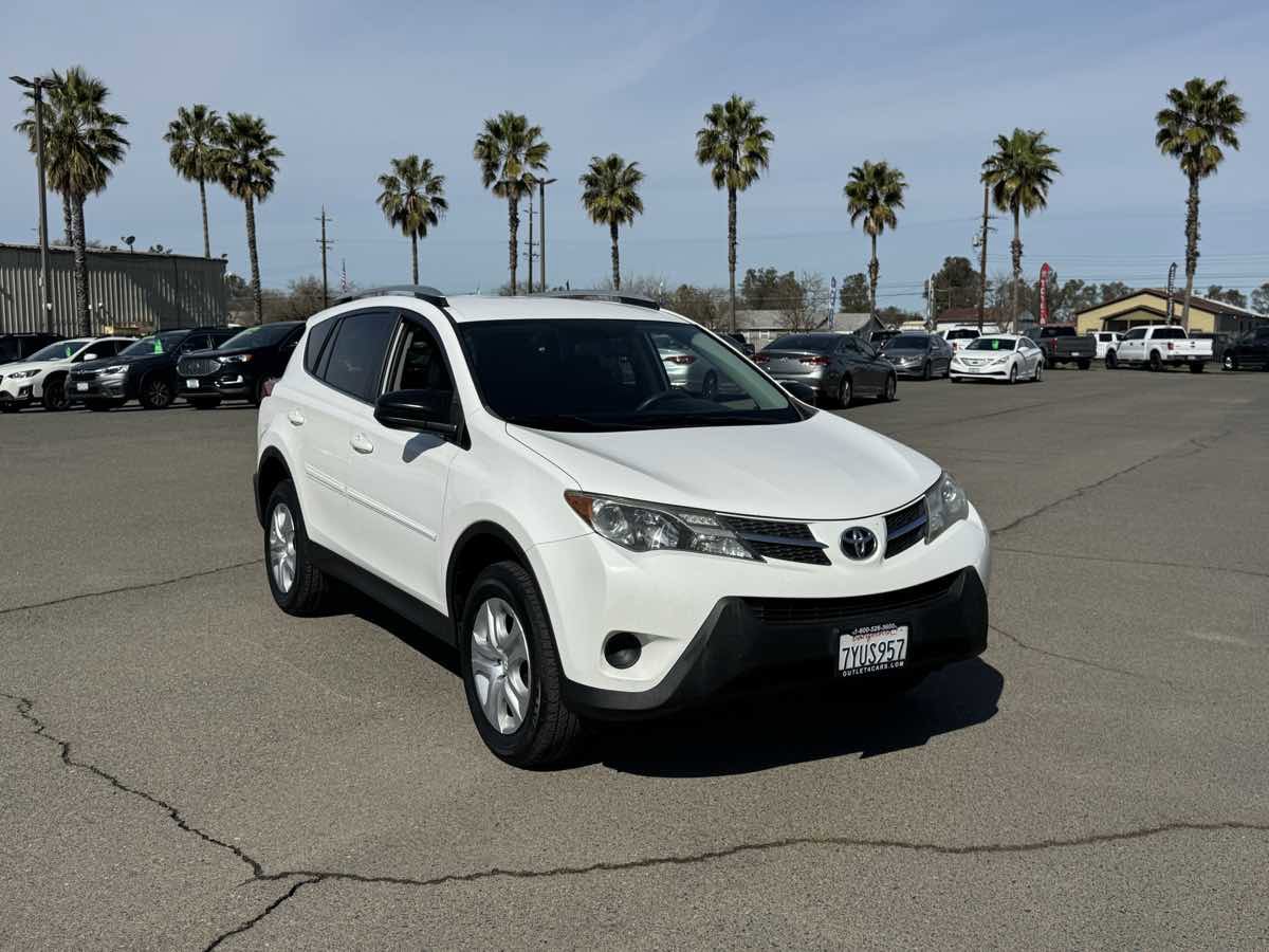 Used 2015 Toyota RAV4 LE image 3