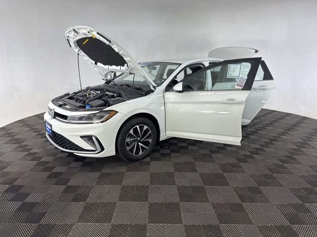Used 2025 Volkswagen Jetta S image 13