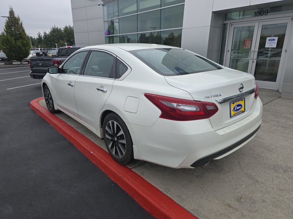 Used 2018 Nissan Altima 2.5 SV FWD image 2
