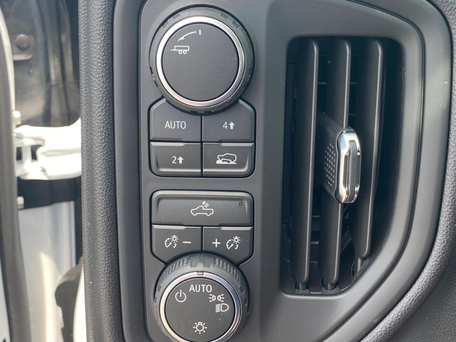 New 2026 Chevrolet Silverado 1500 Custom w/ Turbomax Blackout Package AWD/4WD image 16
