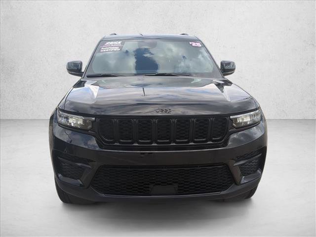 Certified 2025 Jeep Grand Cherokee Altitude AWD/4WD video 2