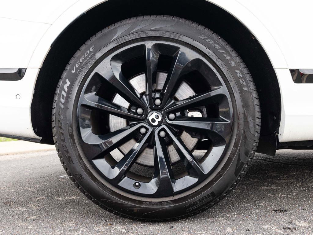 Used 2024 Bentley Bentayga image 85