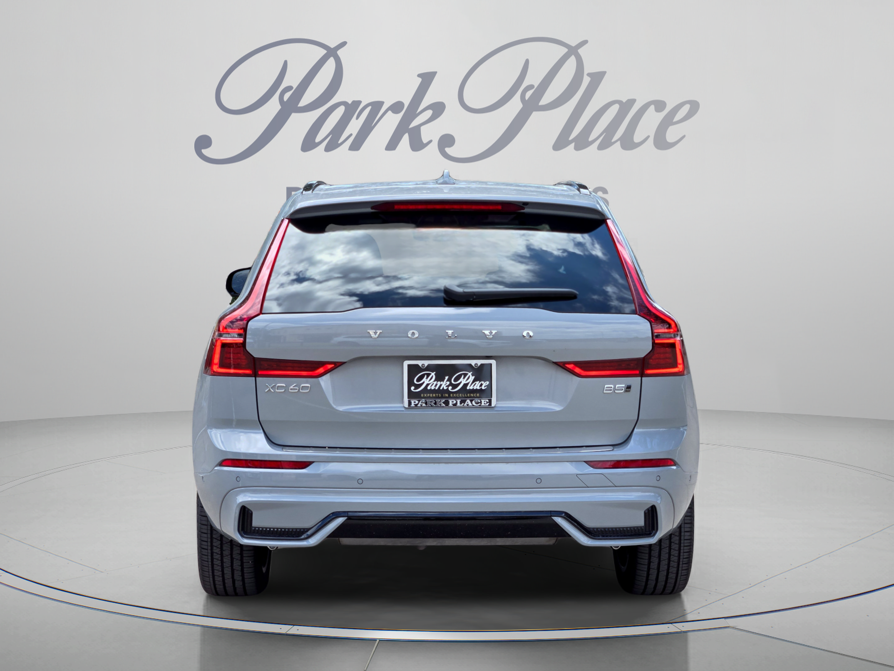 Certified 2026 Volvo XC60 B5 Plus w/ Protection Package Premier AWD/4WD image 4