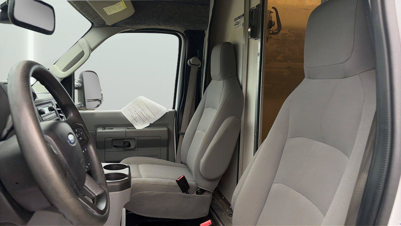 Certified 2022 Ford E-350 and Econoline 350 Super Duty RWD image 10