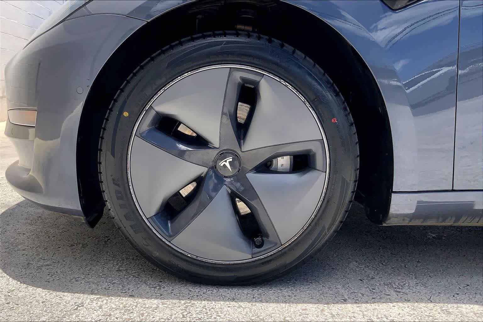 Used 2020 Tesla Model 3 Standard Range Plus RWD image 8