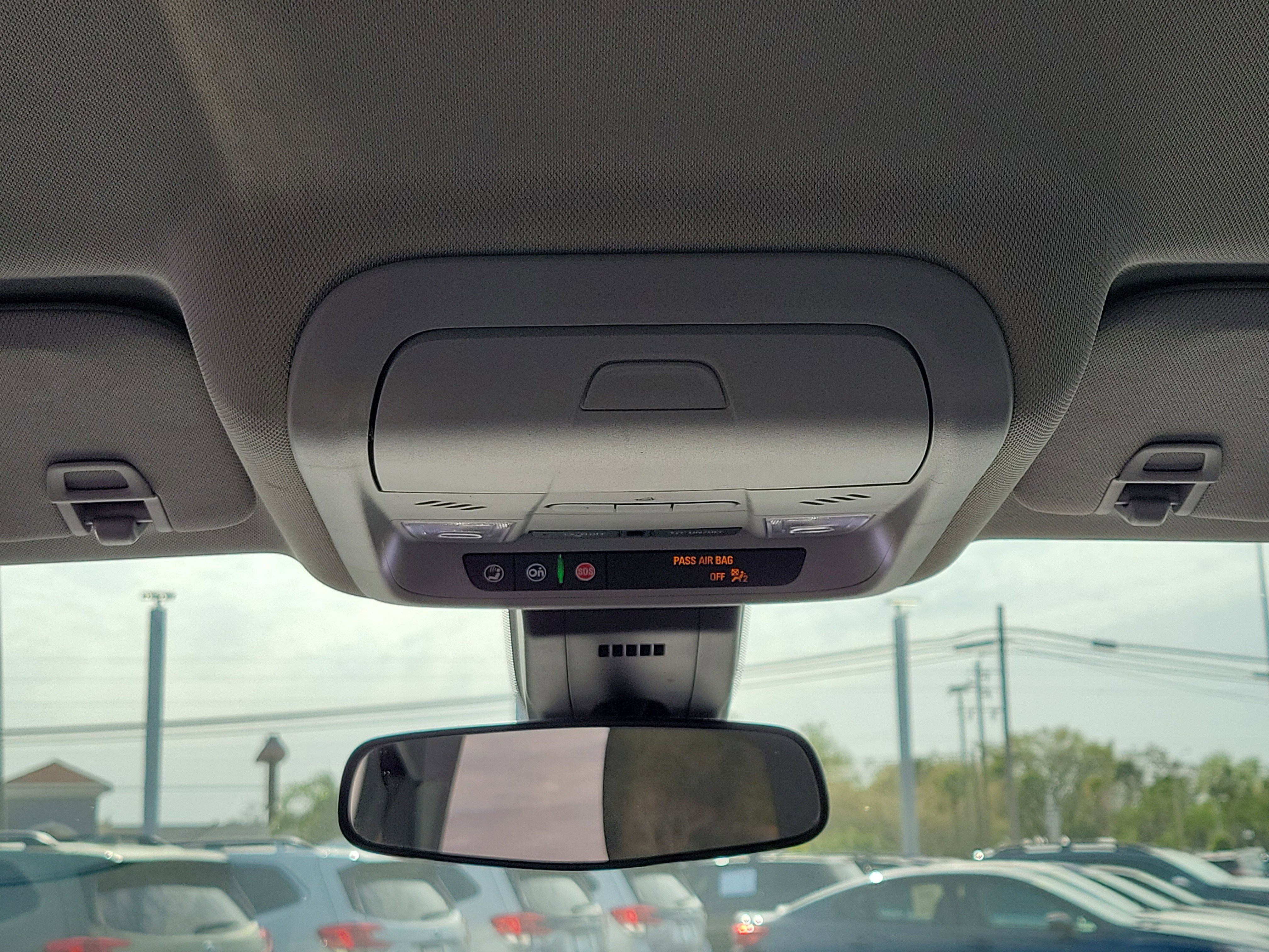 Used 2020 Chevrolet Equinox LT w/ Driver Convenience Package image 19