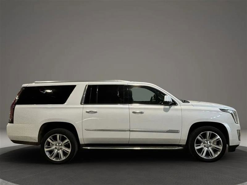 Used 2016 Cadillac Escalade ESV Luxury AWD/4WD image 6