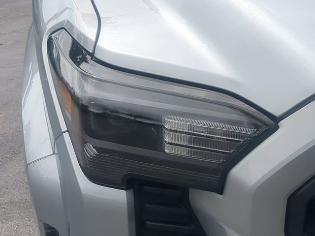 Used 2025 Toyota Tacoma SR AWD/4WD image 10