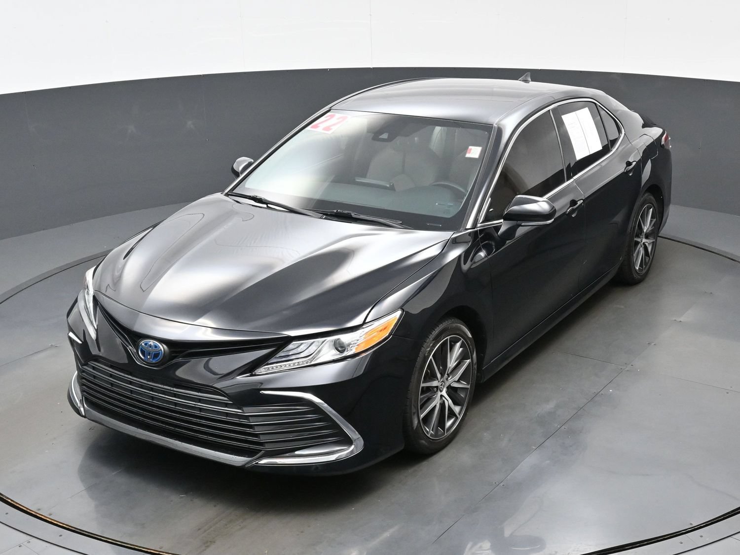 Used 2022 Toyota Camry XLE FWD image 34