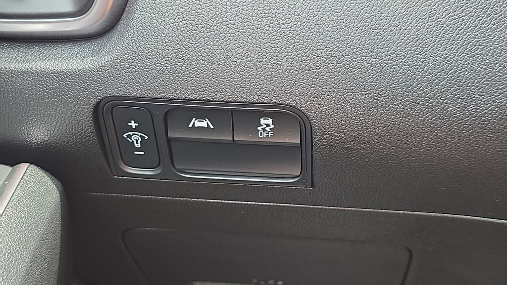 Used 2022 Kia Sorento S FWD image 19