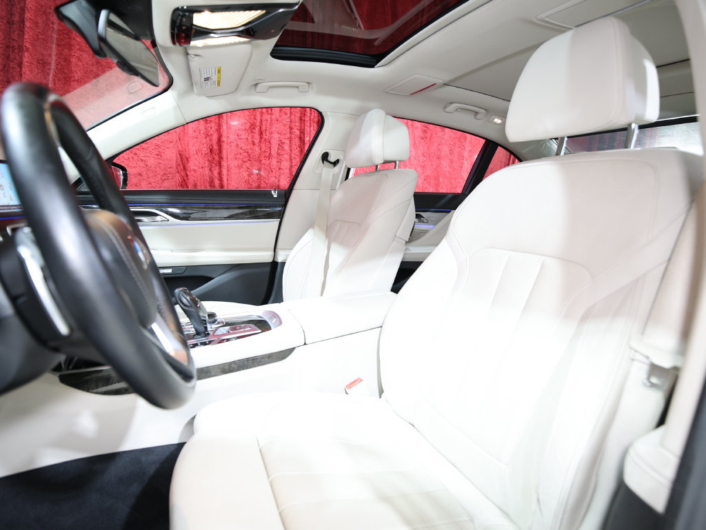 Used 2018 BMW 740i RWD image 12