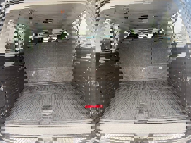 Used 2018 GMC Yukon XL SLT w/ Premium Edition image 6