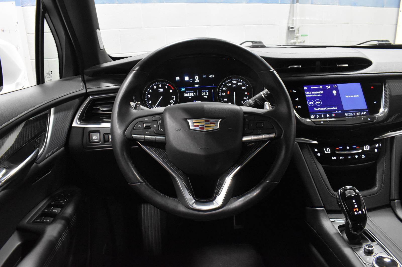 Certified 2025 Cadillac XT6 Sport w/ Technology Package AWD/4WD image 6