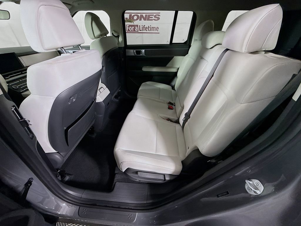 Used 2025 Hyundai Santa Fe SE image 26