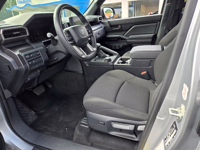 Used 2025 Toyota 4Runner SR5 AWD/4WD image 10