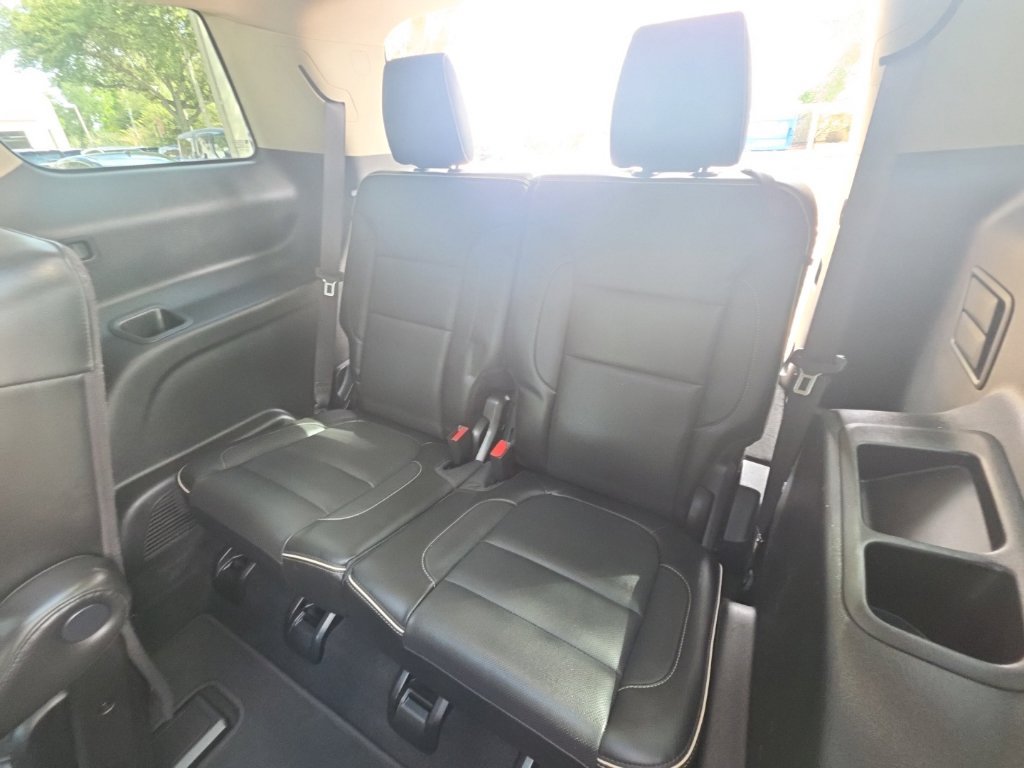 Used 2017 GMC Acadia Denali w/ Technology Package FWD image 35