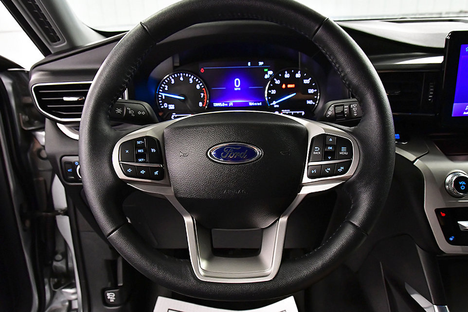 Used 2024 Ford Explorer XLT w/ Equipment Group 202A AWD/4WD image 20