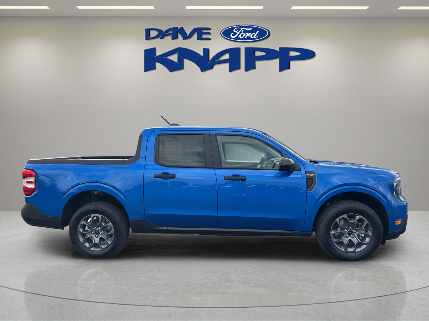New 2026 Ford Maverick XLT w/ XLT Luxury Package FWD image 8