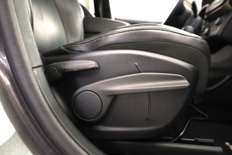 Used 2018 Jeep Cherokee Limited image 30