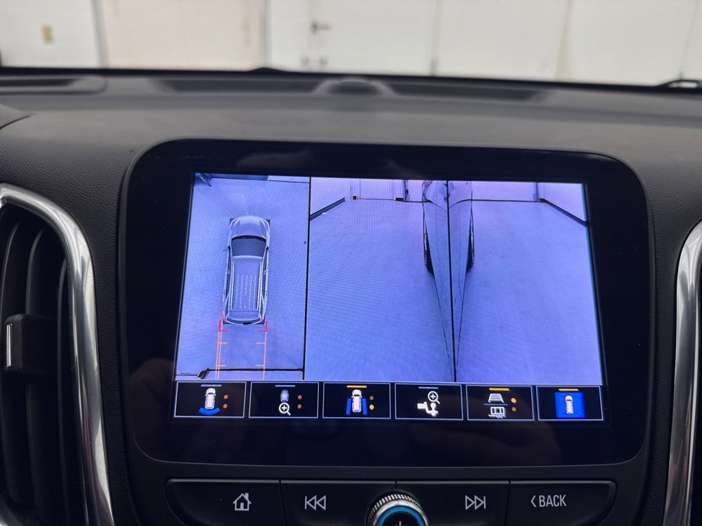 Used 2023 Chevrolet Equinox LT image 32