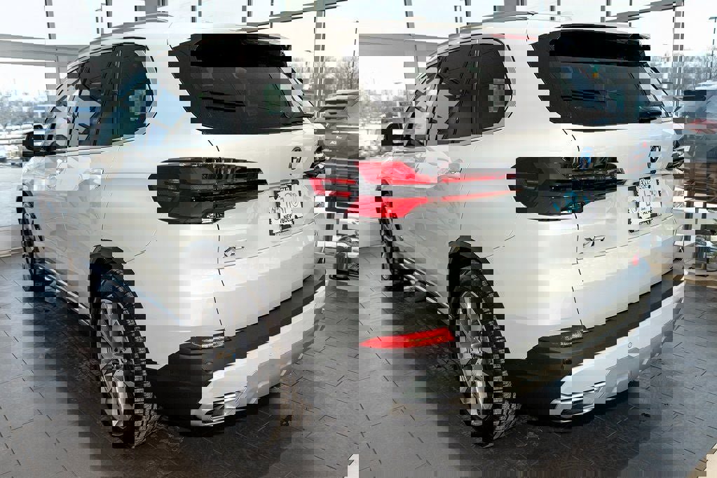 New 2026 BMW X5 xDrive50e w/ Premium Package image 4