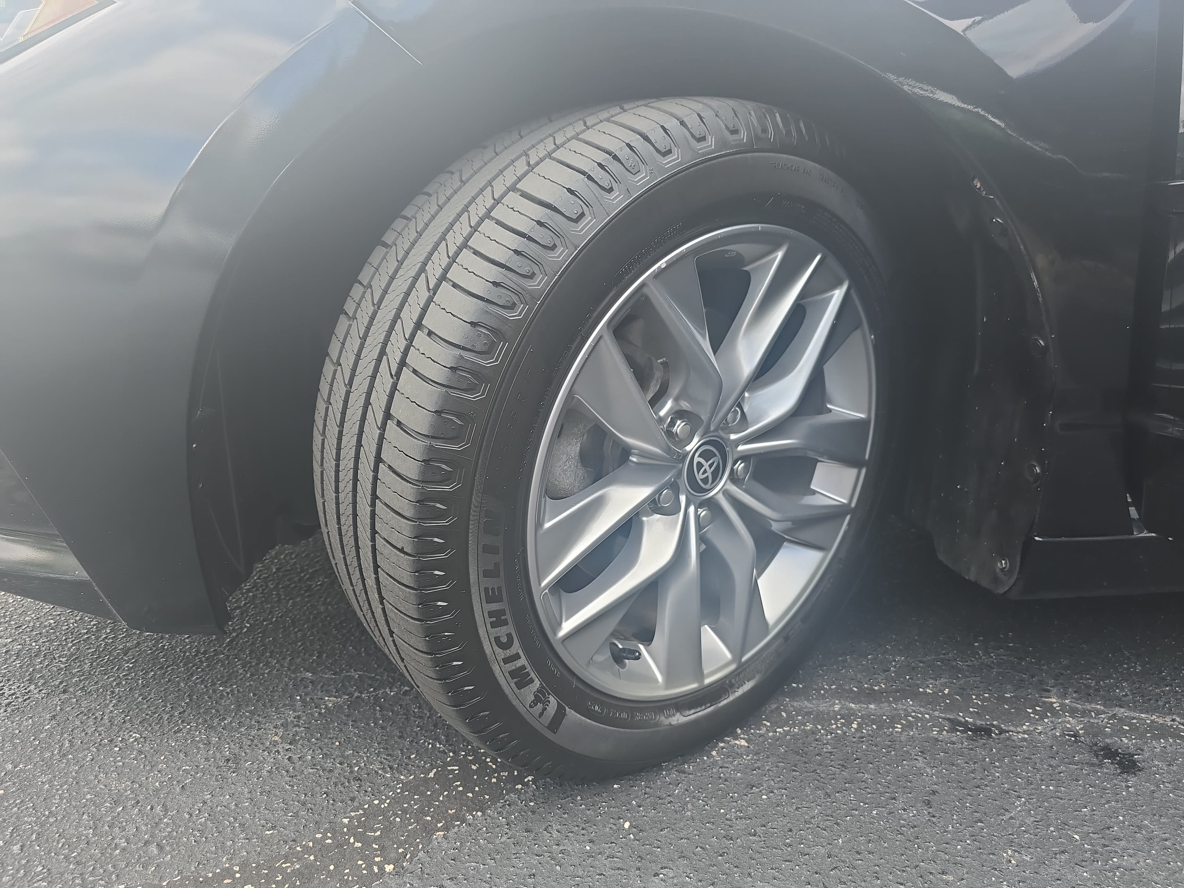 Used 2022 Toyota Avalon XLE w/ Moonroof Package FWD image 32