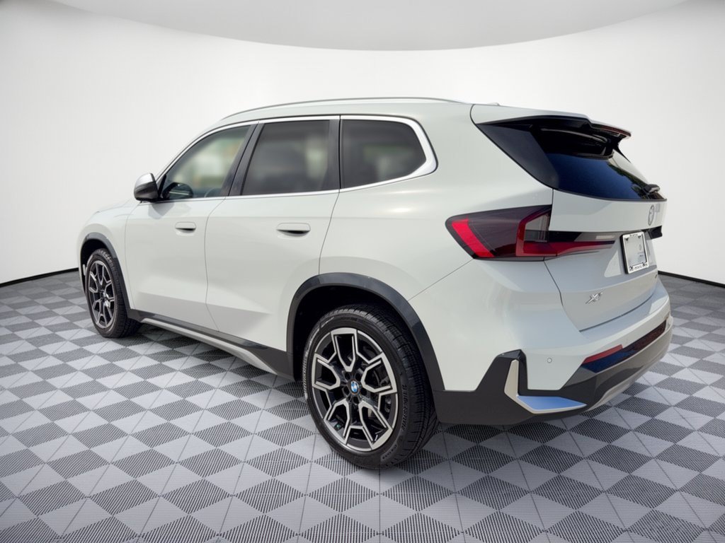 Used 2023 BMW X1 xDrive28i w/ Premium Package AWD/4WD image 3
