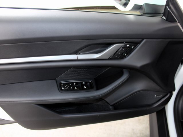 New 2025 Porsche Taycan image 19