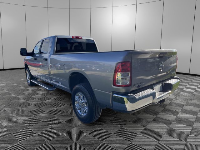 Used 2024 RAM 3500 Big Horn AWD/4WD image 3