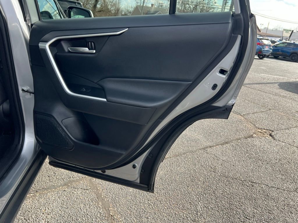 Used 2022 Toyota RAV4 XLE image 29