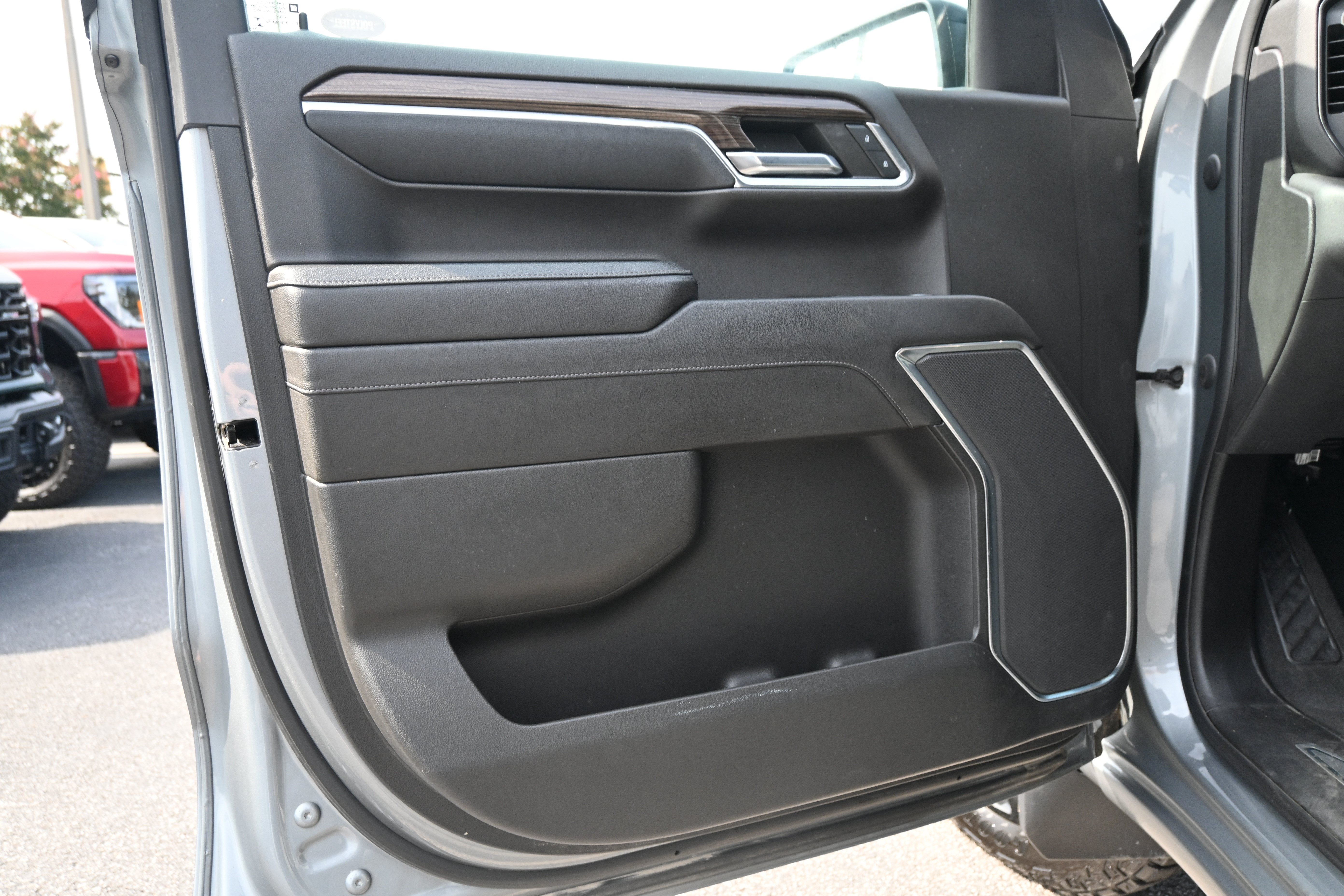 Used 2023 Chevrolet Silverado 1500 LT Trail Boss w/ Protection Package AWD/4WD image 14