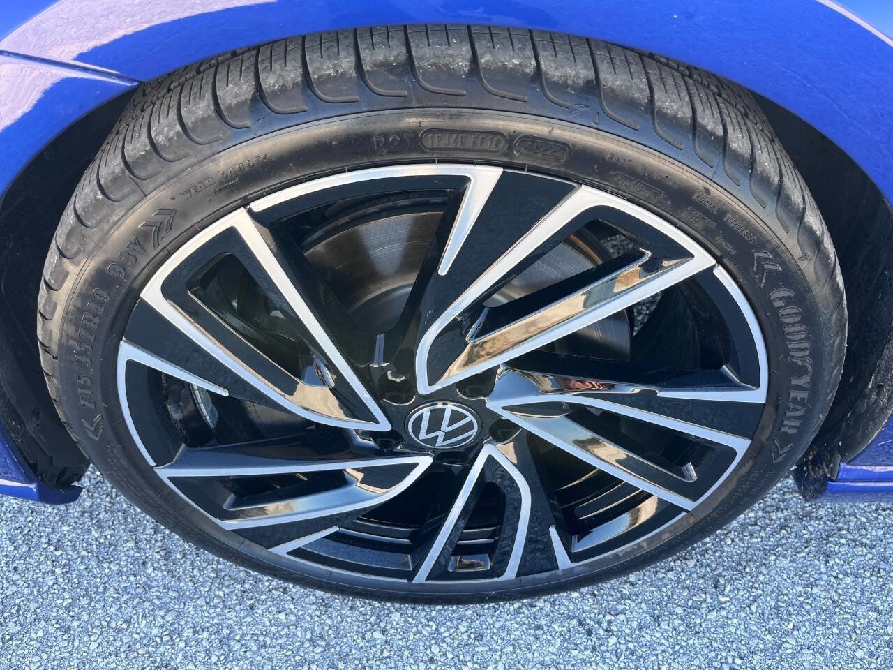 Used 2015 Volkswagen Golf R 4-Door image 18