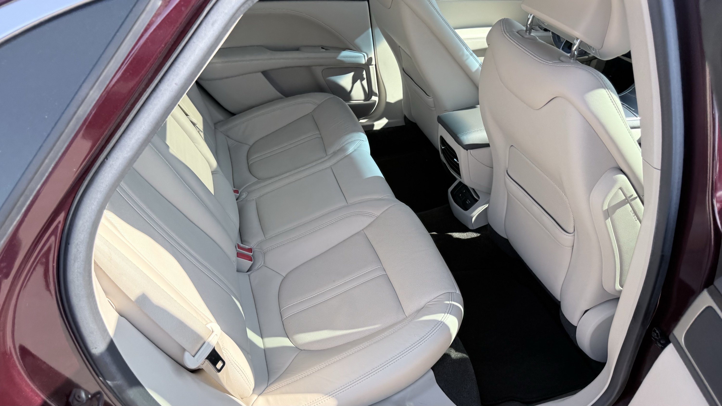 Used 2017 Lincoln MKZ Reserve FWD image 30