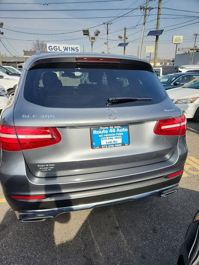 Used 2018 Mercedes-Benz GLC 300 GLC 300 4MATIC SUV image 5