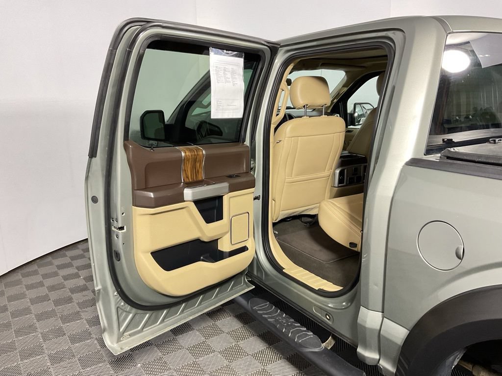 Used 2019 Ford F150 Lariat w/ Equipment Group 502A Luxury AWD/4WD image 33