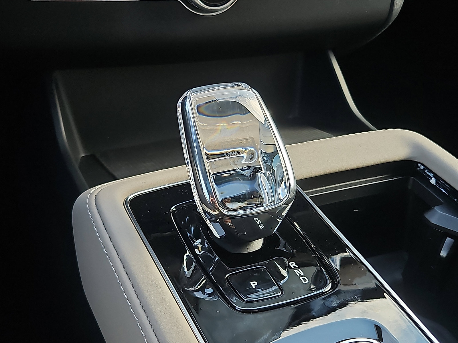 New 2026 Volvo XC90 B6 Plus w/ Protection Package Premier image 13