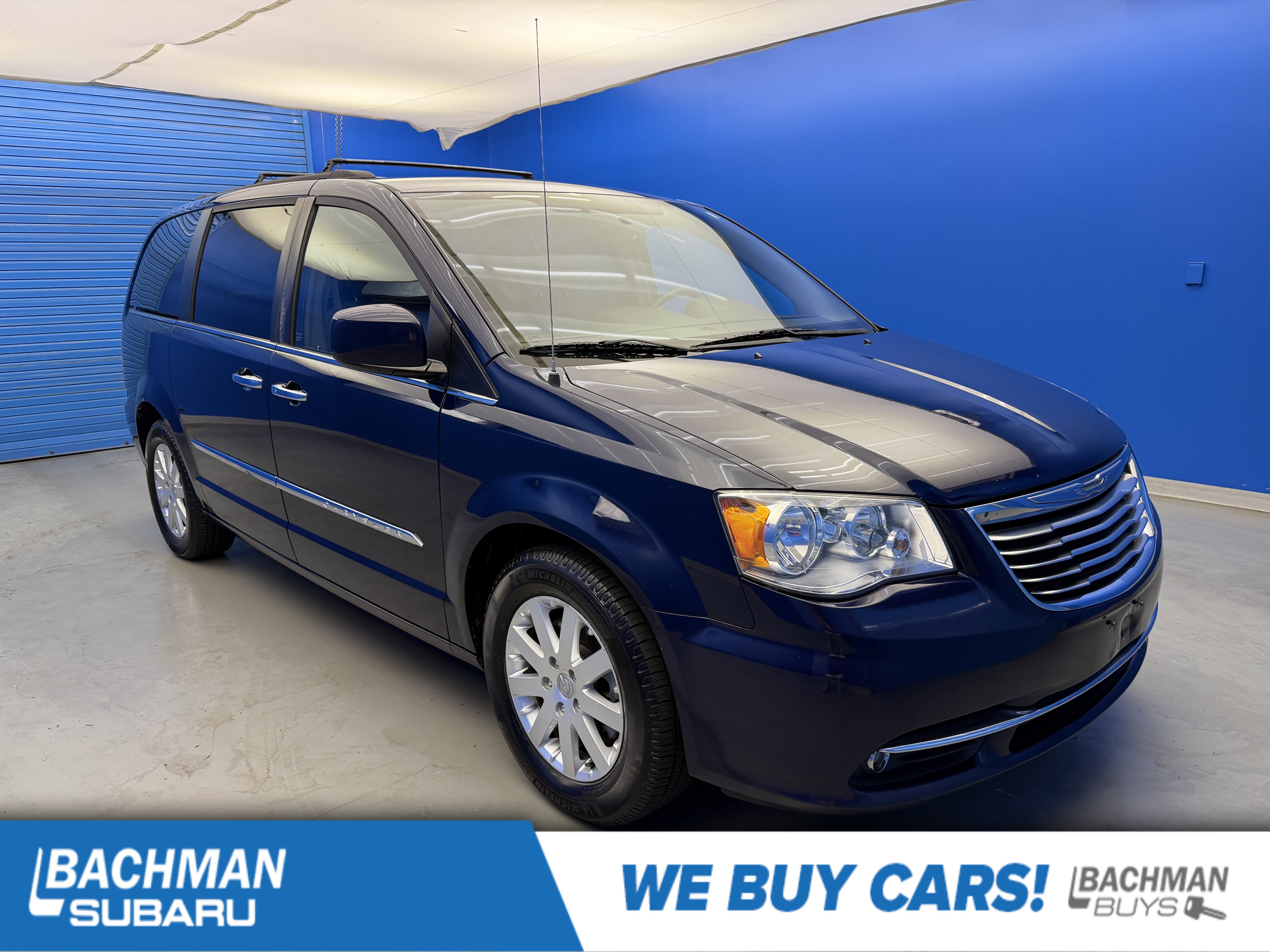 Used 2015 Chrysler Town & Country Touring w/ Driver Convenience Group FWD image 1