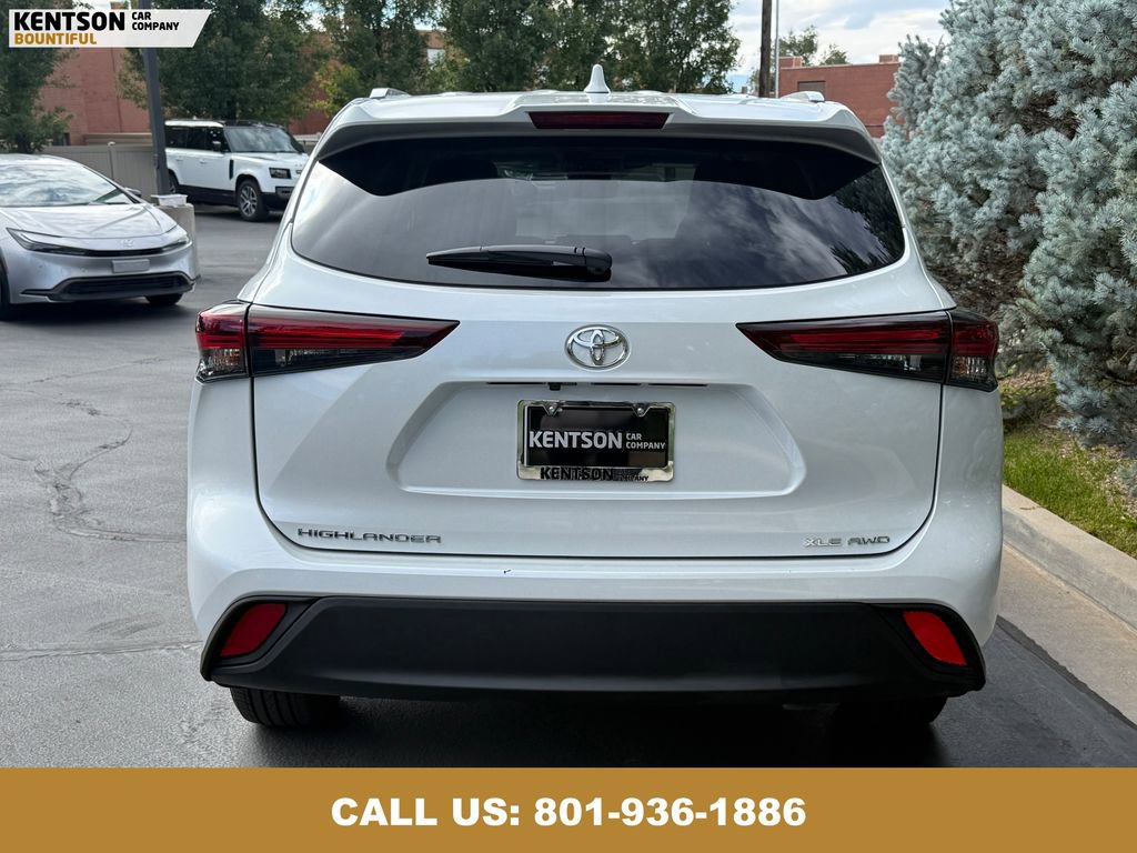 Used 2025 Toyota Highlander XLE image 7