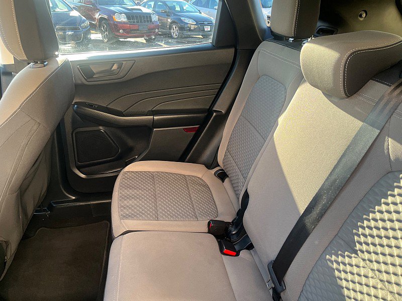 Used 2022 Ford Escape SE image 14