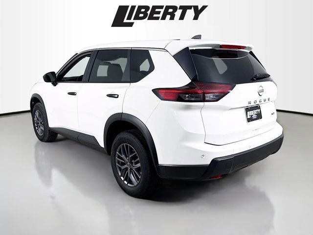 Used 2024 Nissan Rogue S image 5