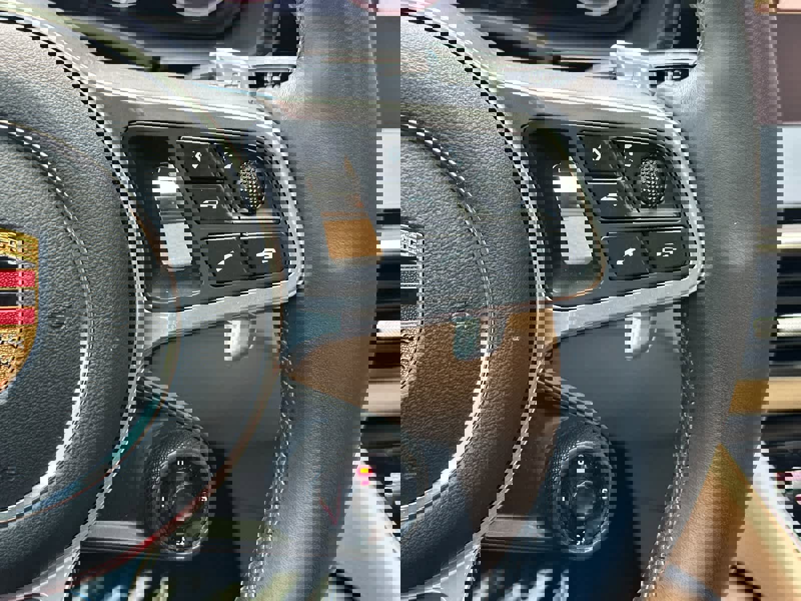 Certified 2022 Porsche Cayenne Coupe image 28