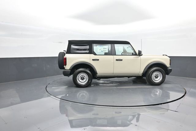 New 2025 Ford Bronco 4-Door image 8