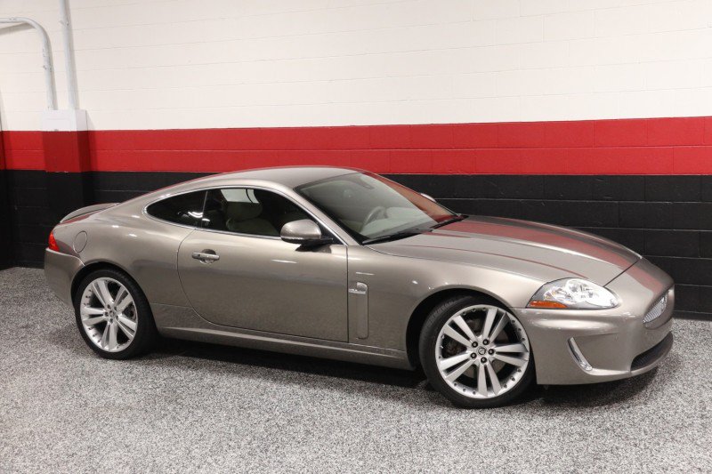 Used 2010 Jaguar XK Coupe RWD image 2