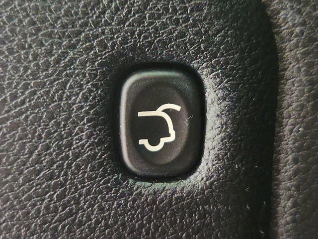 Used 2019 Jeep Grand Cherokee Limited image 32