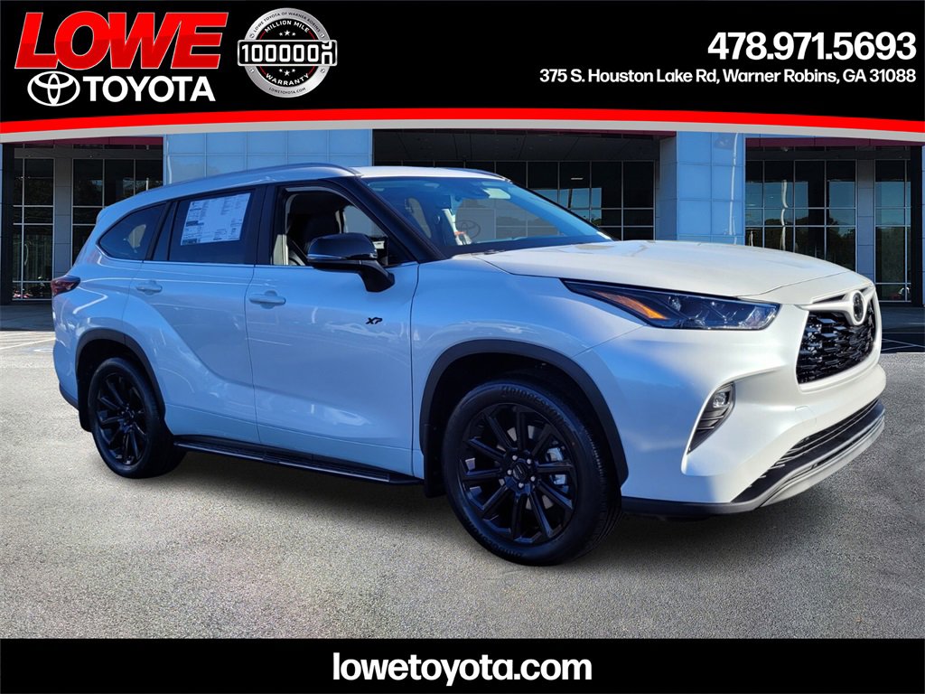 New 2026 Toyota Highlander XLE image 1