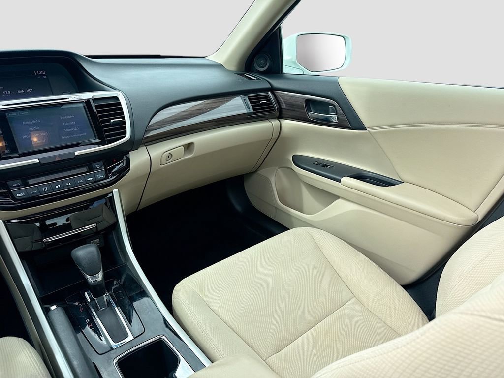 Used 2017 Honda Accord EX image 26